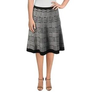 Vila Milano  A-Line Knit Print  Medium Skirt